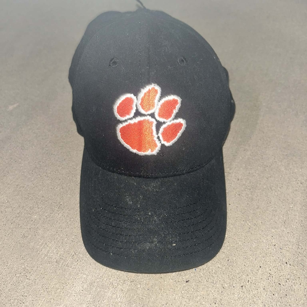 Black Dog Paw Print Cap
